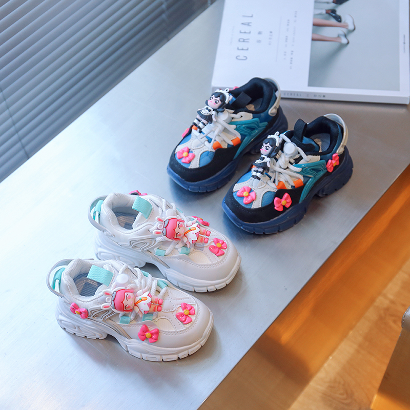 Girls' sneakers in spring and autumn2022New light soft soled children's casual shoes Fashion brand little girl plush daddy shoes are cute comic bow flower